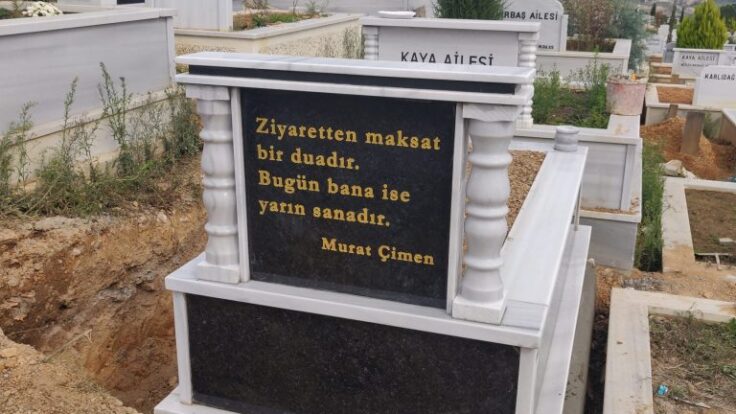 tek  kişilik gövde siyah granit  başlık granit